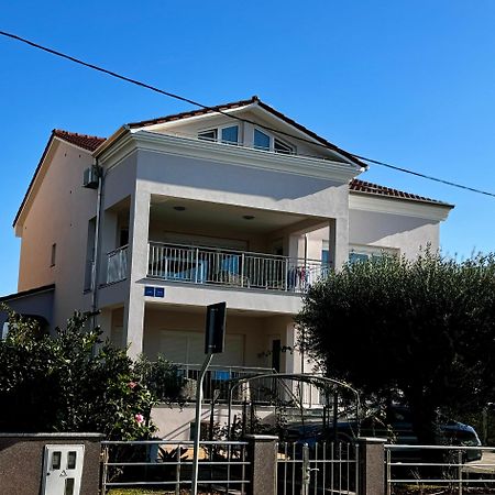 Apartments Villa Lili Umag Exterior photo