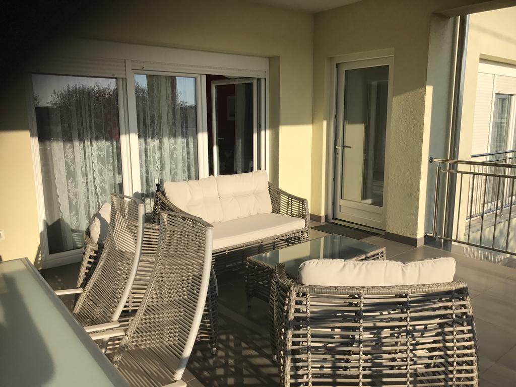 Apartments Villa Lili Umag Exterior photo
